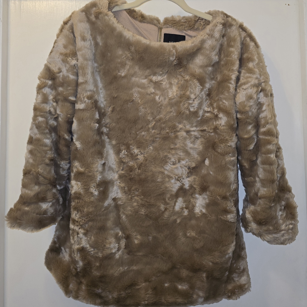 ZARA FAUX FUR COAT/SWEATER IN CHAMPAGNE CARAMEL COLOR SIZE M EXCELLENT CONDITION